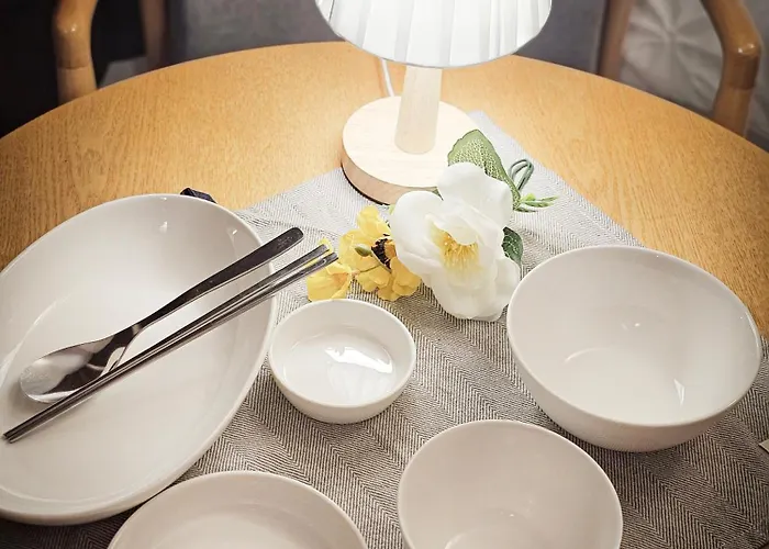 Cozy M Hongik,univer 6min, Sinchon Station 4min, Cozy, Confortable *