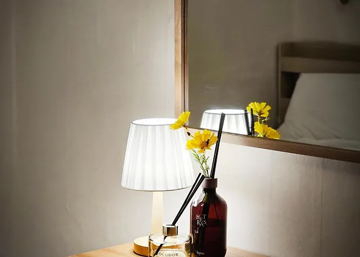 Cozy M Hongik,univer 6min, Sinchon Station 4min, Cozy, Confortable Villa