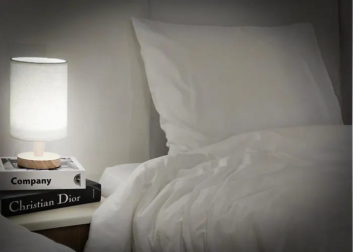 Cozy M Hongik,univer 6min, Sinchon Station 4min, Cozy, Confortable